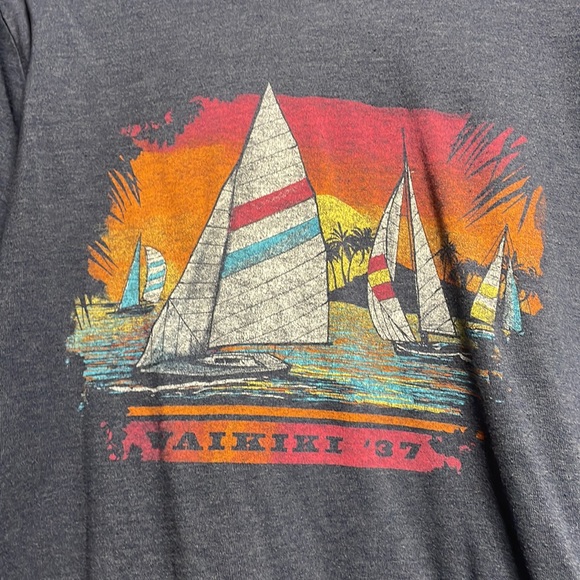 Small T-shirt - Picture 2 of 4